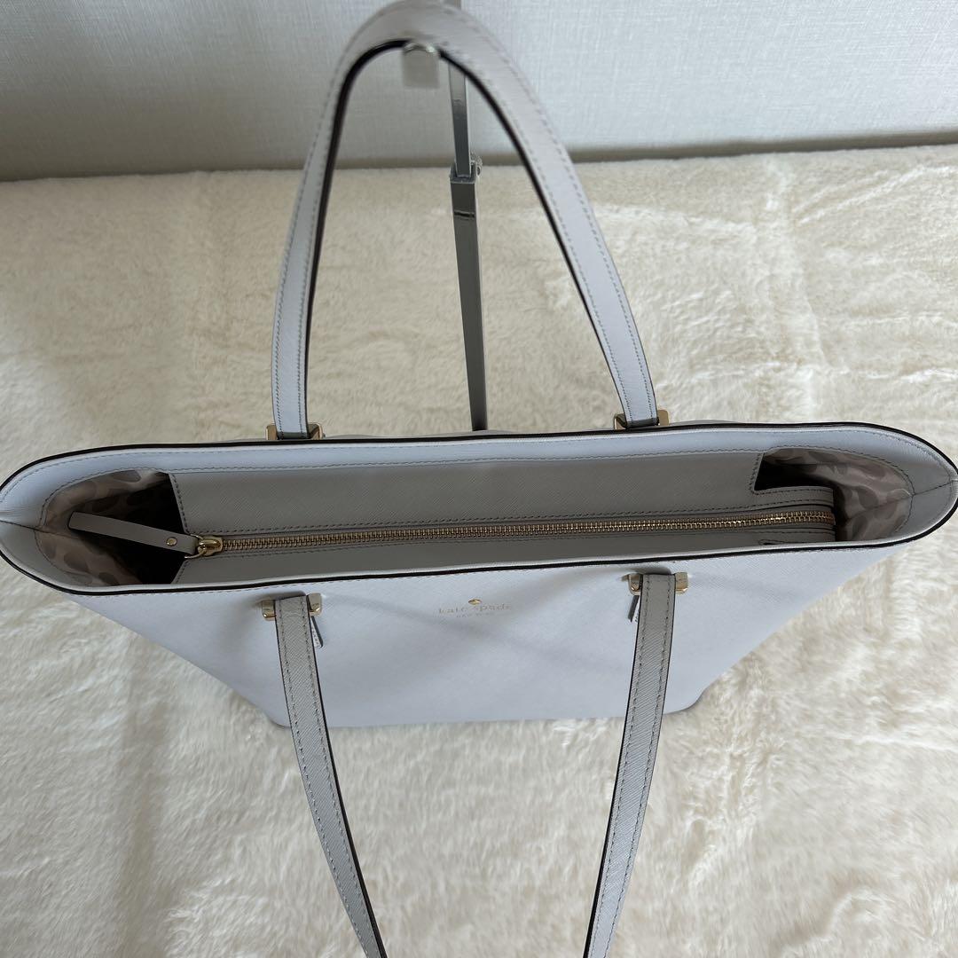 KateSpadeトートバッグ使いやすいA4サイズ　ライトグレー KateSpadeトートバッグ使いやすいA4サイズ ライトグレー