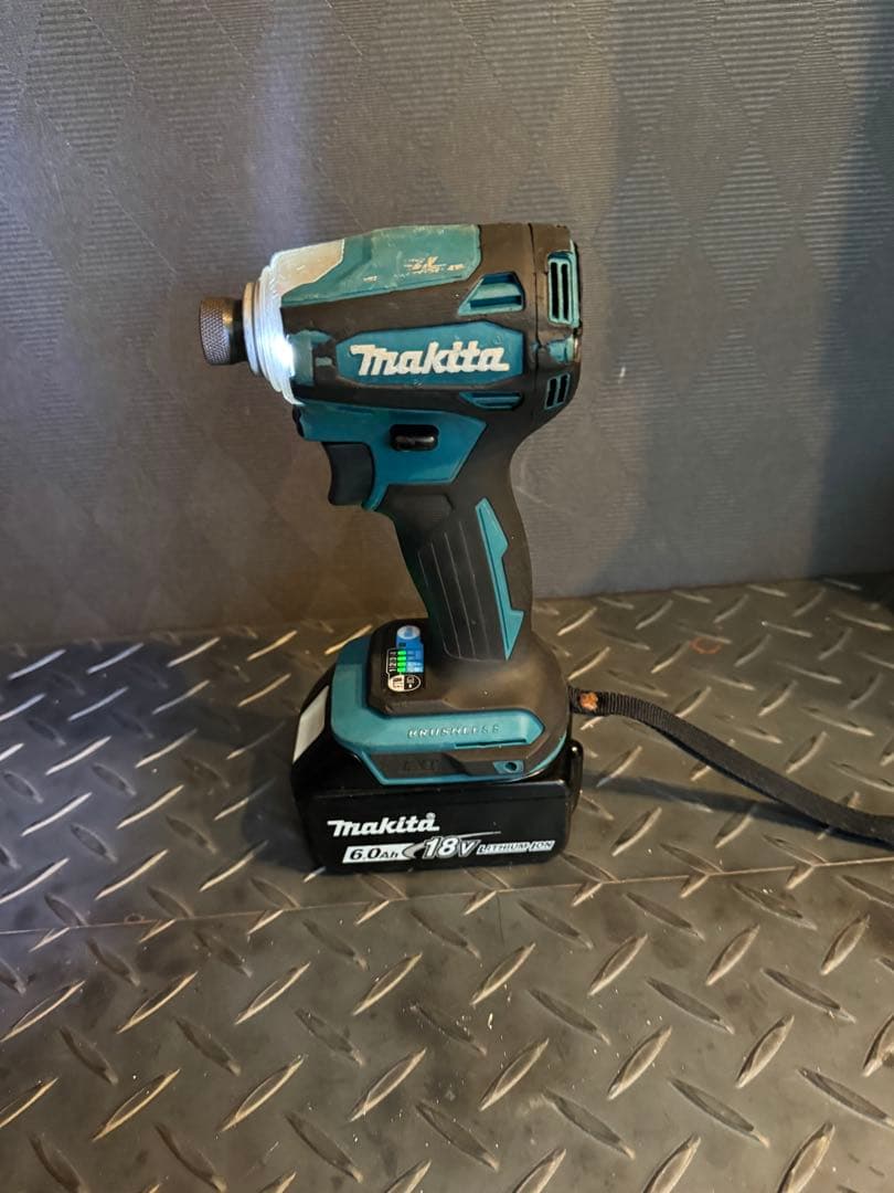 makita インパクトドライバーTD172D 18v 本体のみ　マキタ