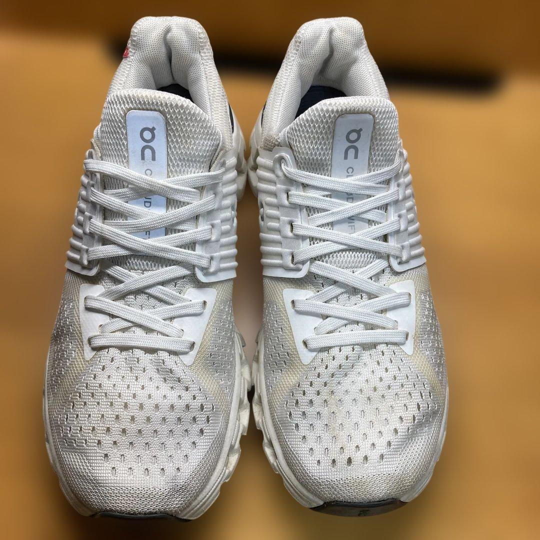 On オンCloudswift ホワイト　24.5cm
