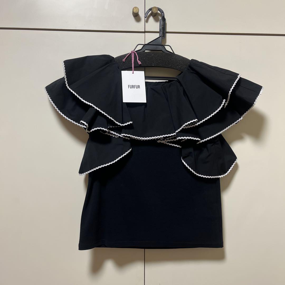 新品タグ付き　アンフィーロ　フリルペプラム　異素材ノースリーブ　ハリ艶　黒　M ジュリアブティック JULIA BOUTIQUE 格子柄ノースリーブペプラム