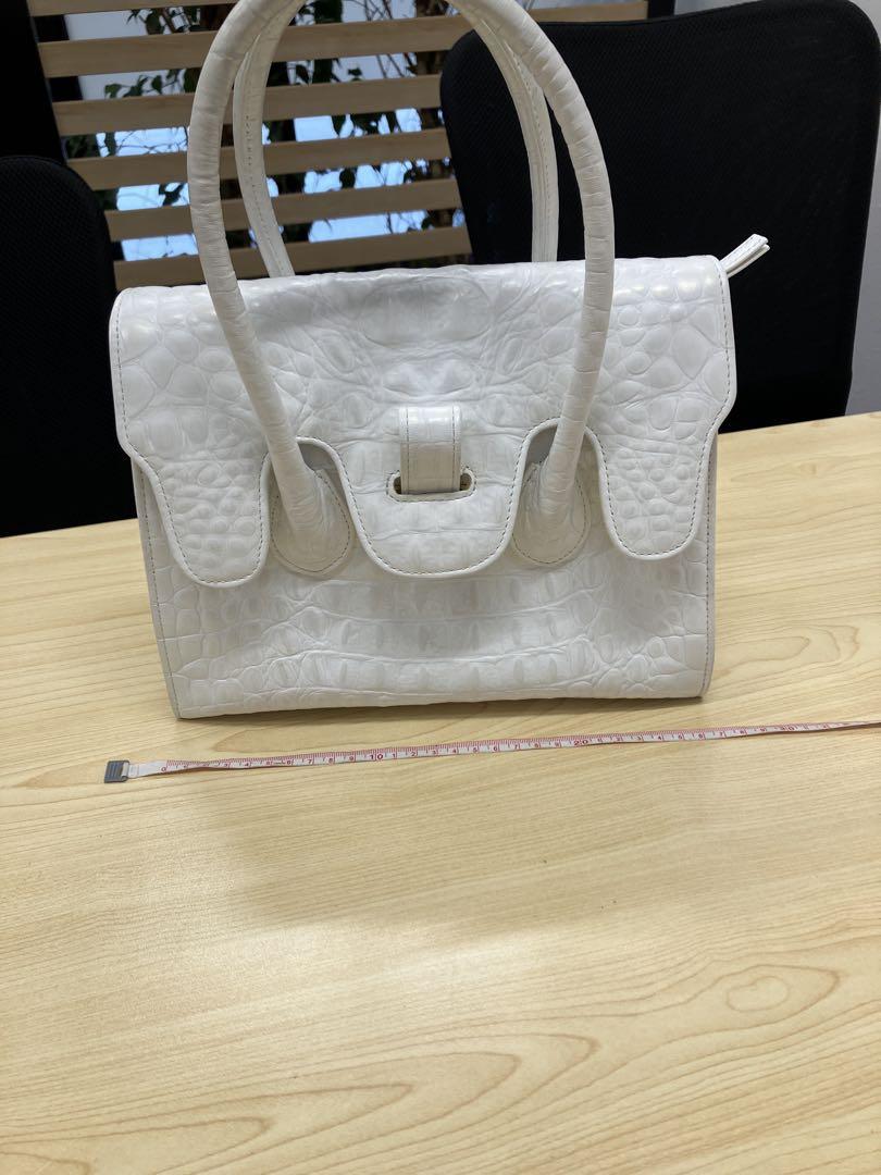 値下げ‼️ ホワイト クロコダイル風 ハンドバッグ