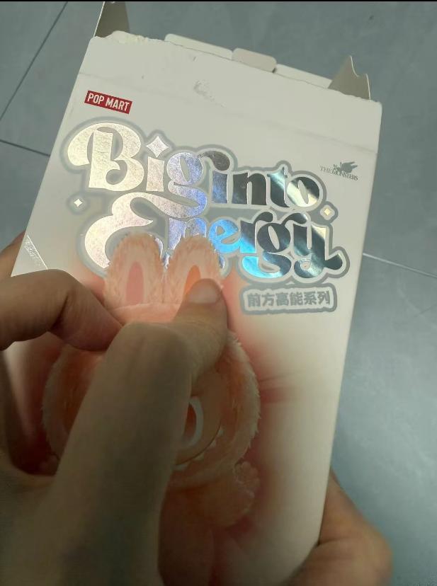 ラブブ THE MONSTERS Big into Energy シークレット