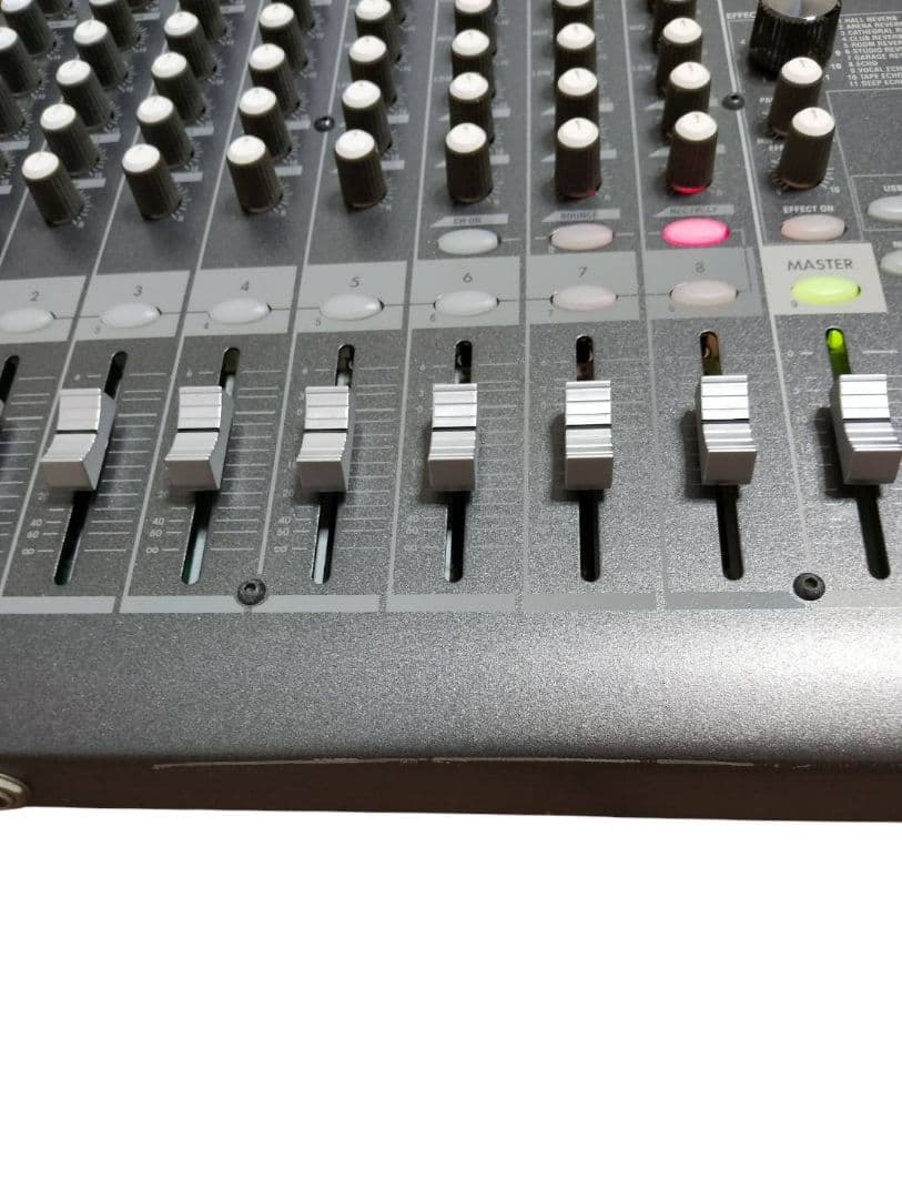 超人気で品質は100％。 KORG コルグ D888 80GBHD 8トラックMTR 輝く