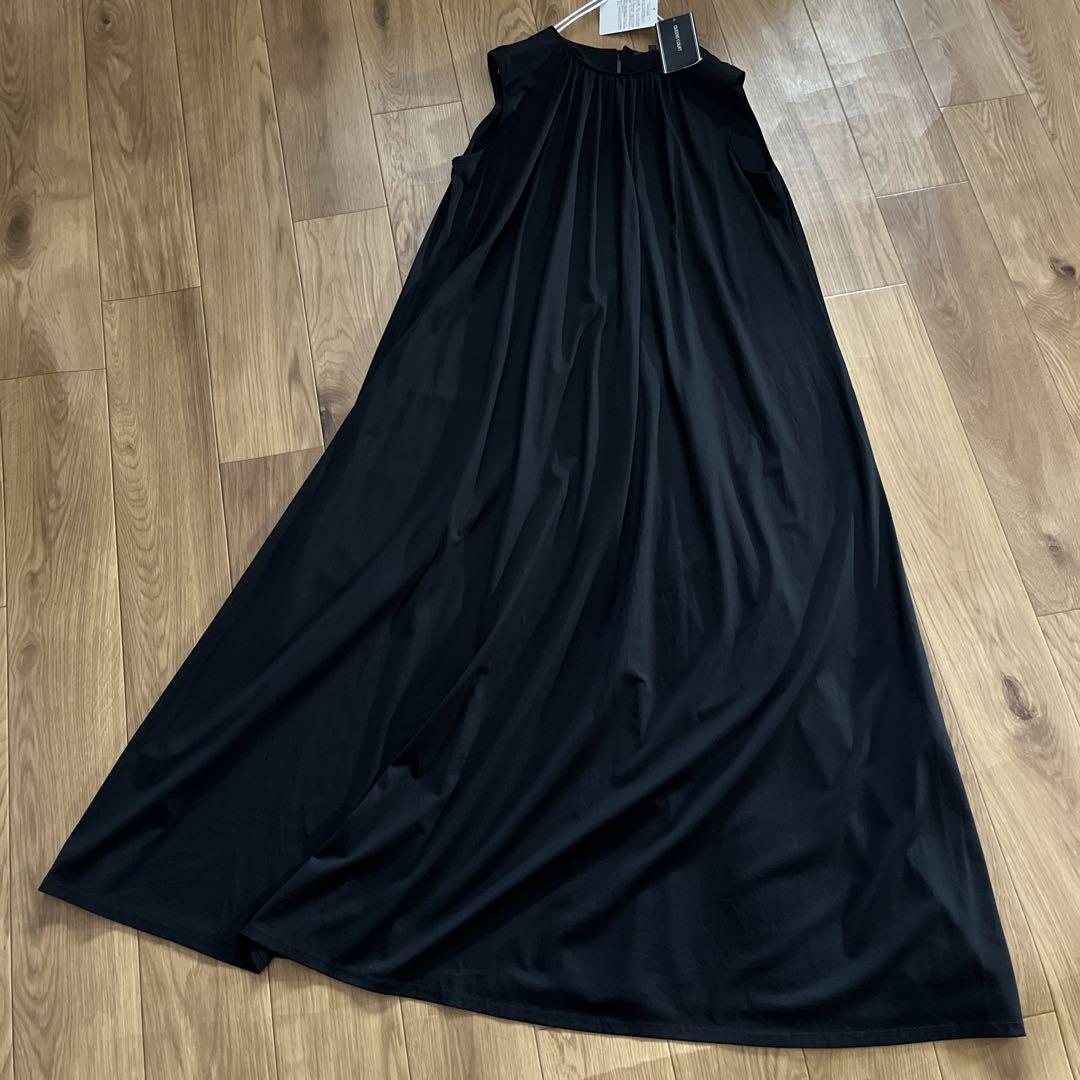 新品タグ付きQUEENS COURT ギャザーノースリーブロングマキシワンピース