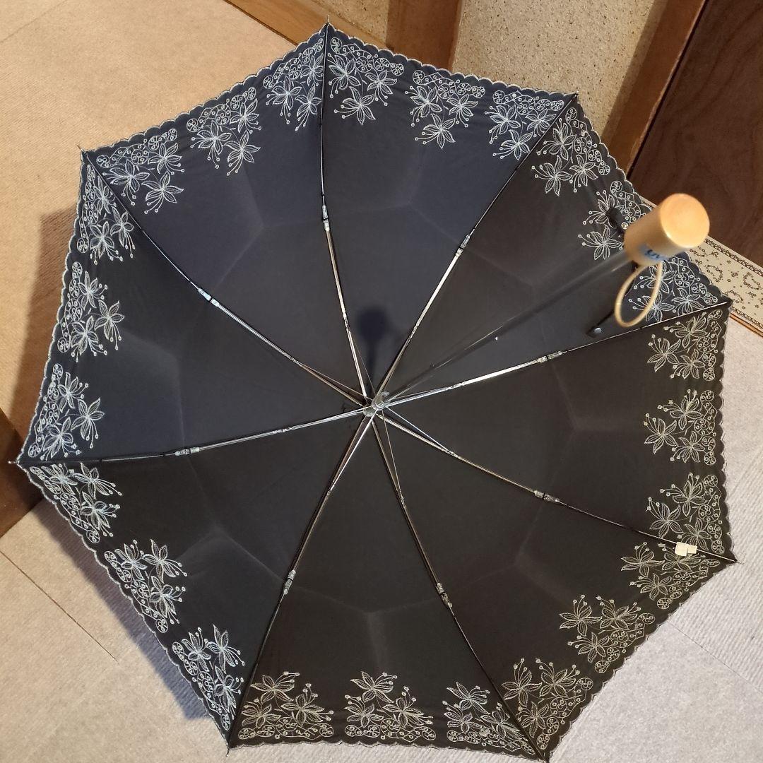 HARDY AMIES 刺繍入り黒い折りたたみ傘