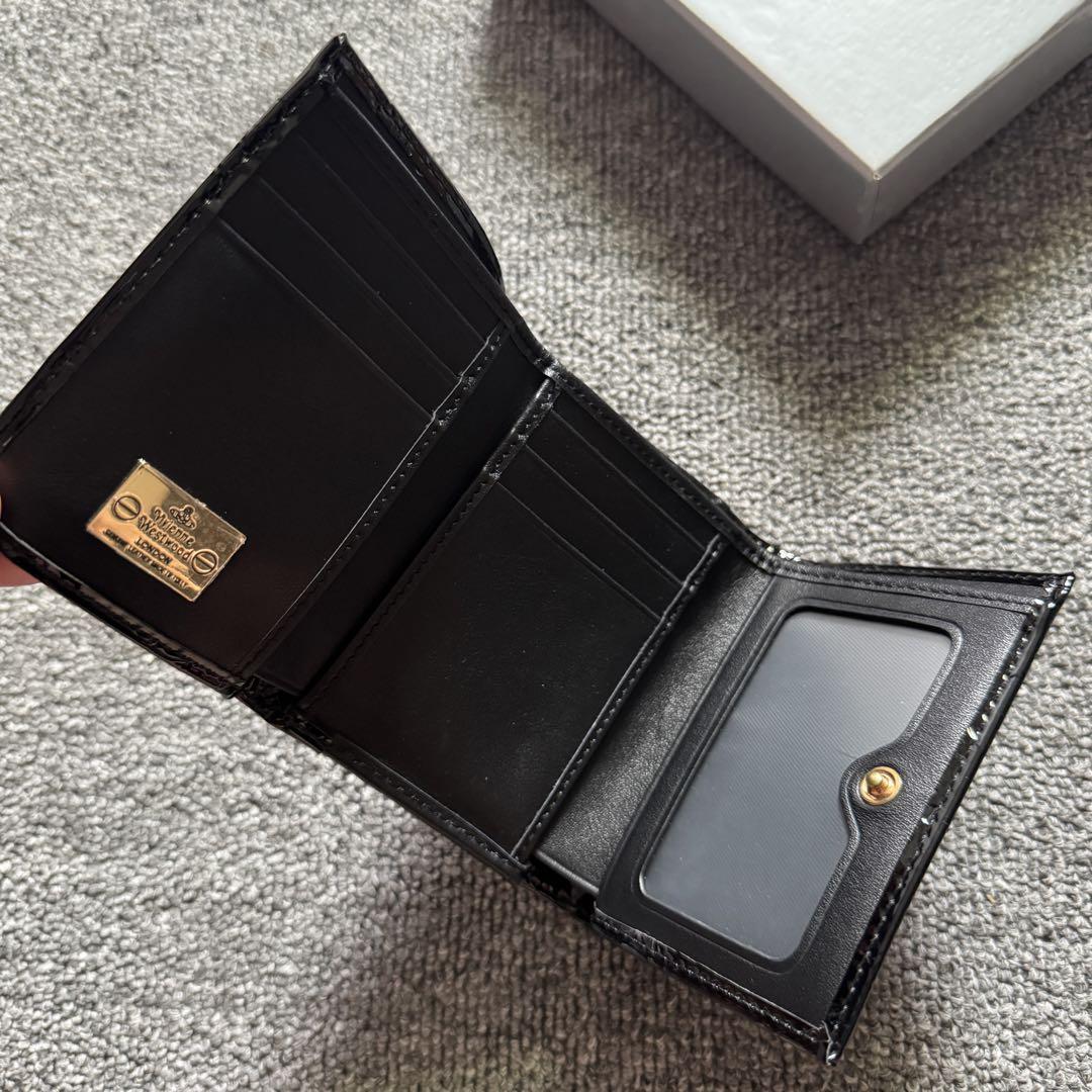 人気 Vivienne Westwood エナメル 三つ折財布 ブラック #1