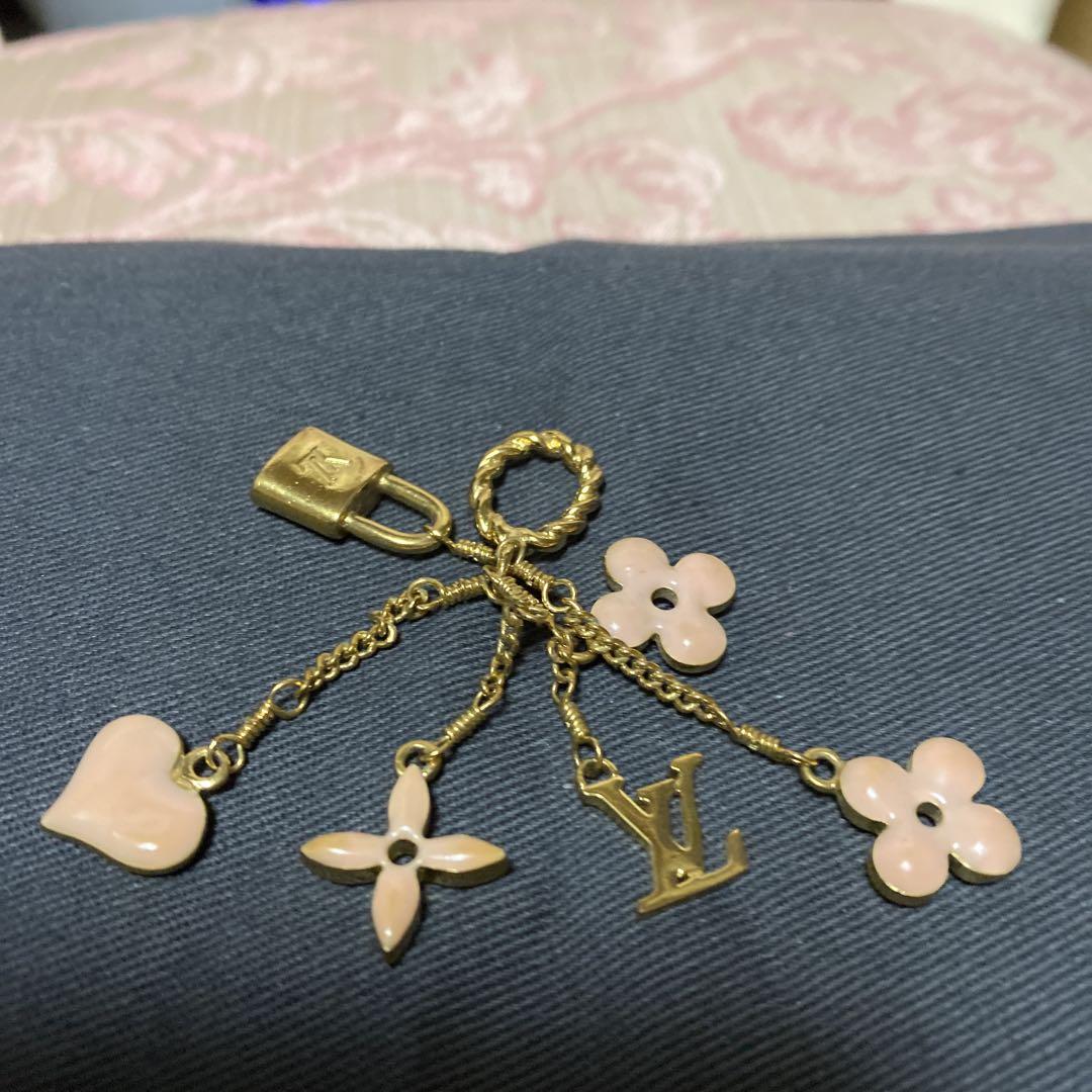 louis vuitton モノグラムチャーム