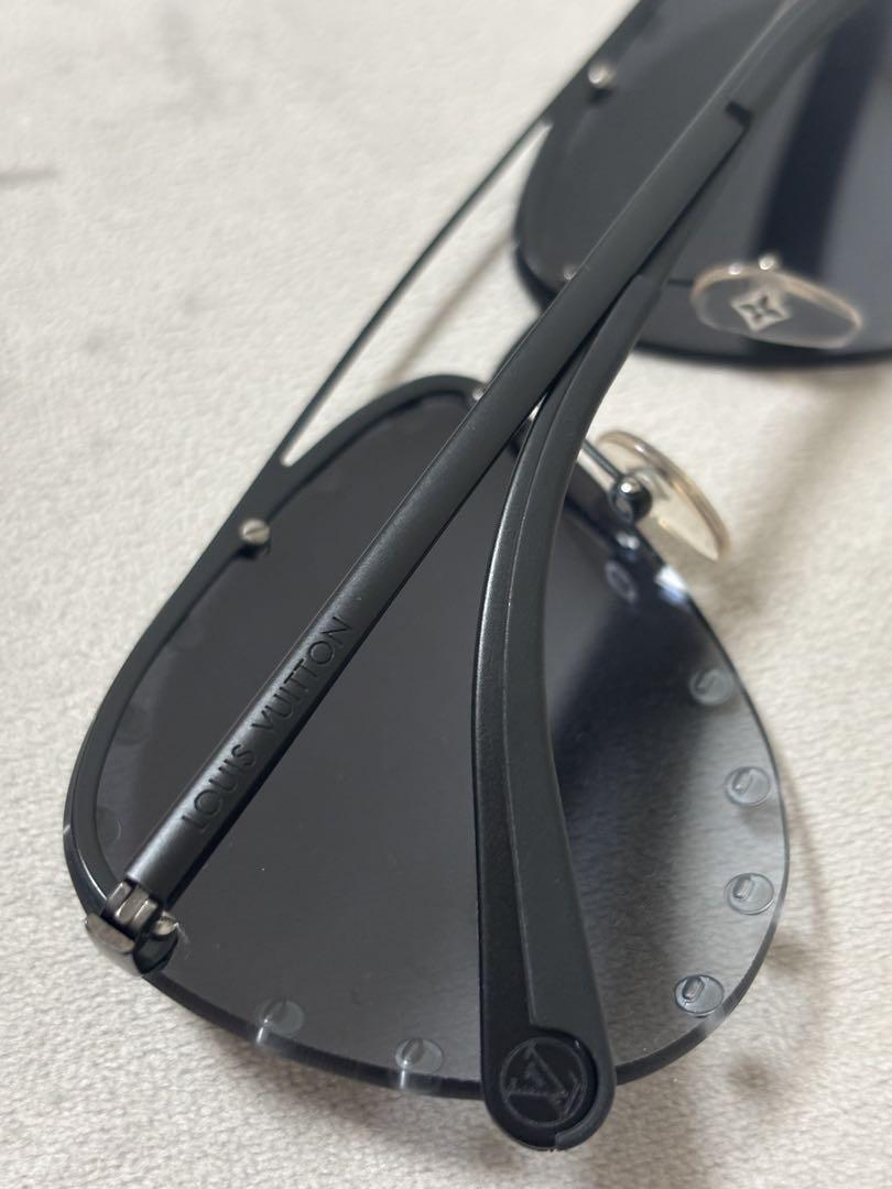 LOUIS LUITTON サングラスティアドロップモノグラム　スタッズ