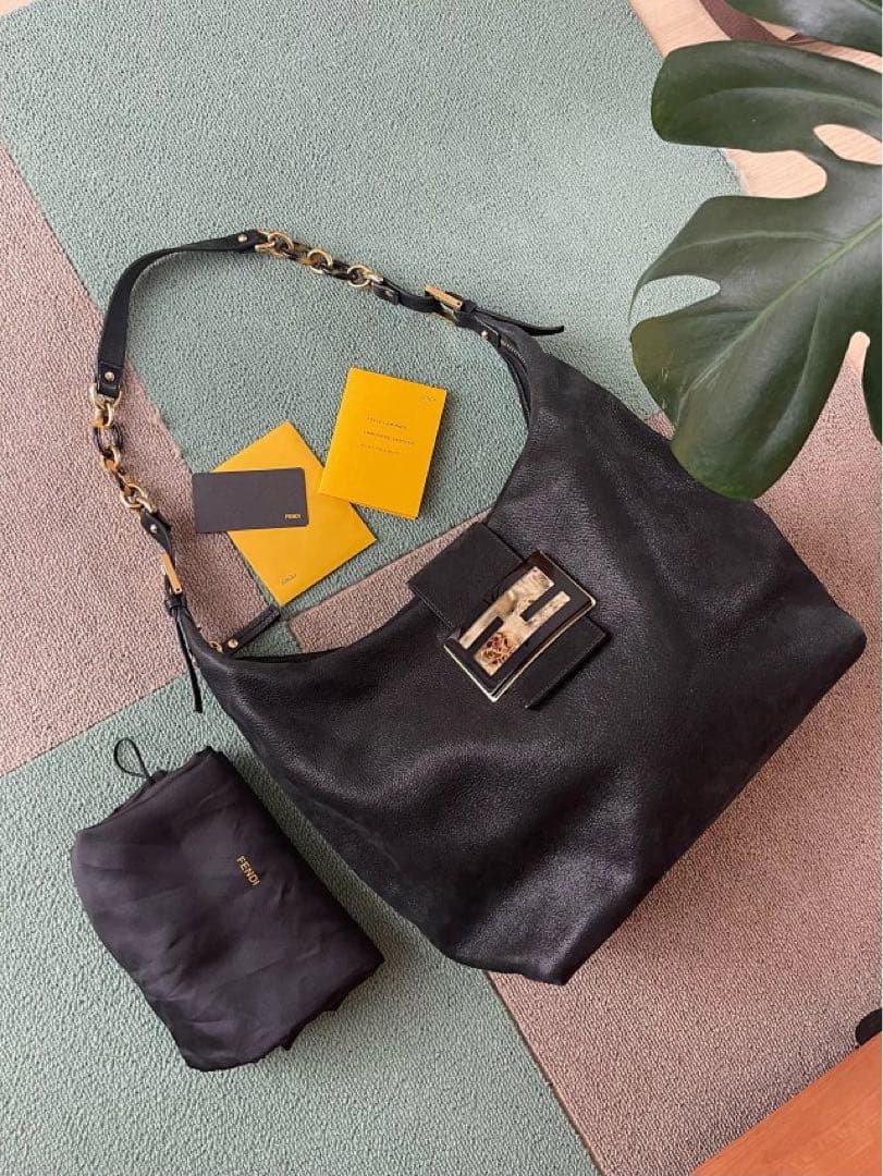 FENDI マンマバケット ブラック スエードバック ショルダーバッグFendi