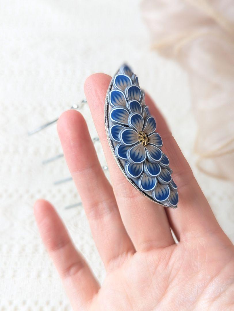ミントさま専用　フックピアス〈華・胡粉グラデ&Stone〉 ミントさま専用 フックピアス〈華・胡粉グラデ&Stone〉 - メルカリ
