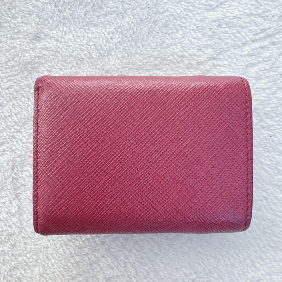 PRADA プラダ