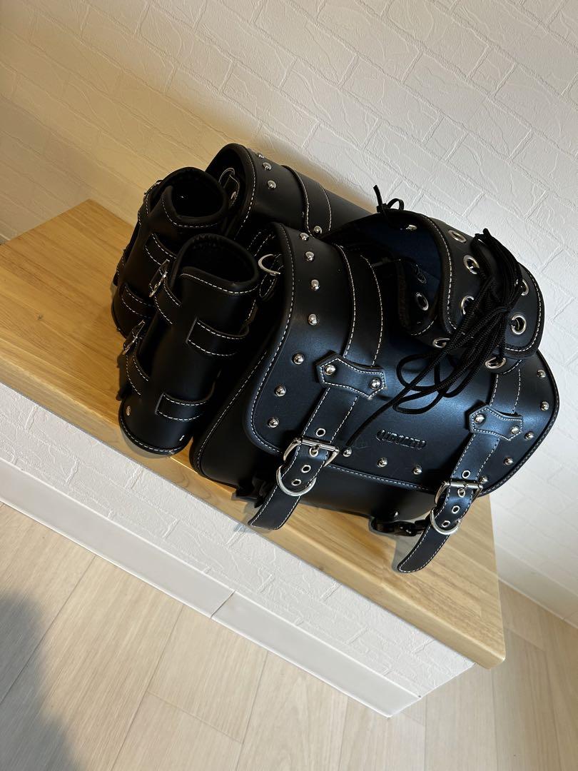バイク　黒 スタッズ付きレザーサドルバッグ
