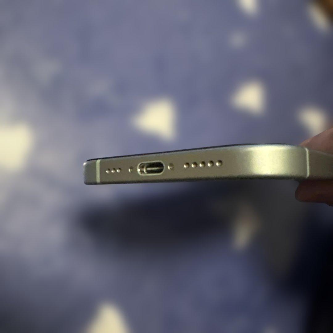 【不具合あり】Apple iPhone 15 グリーン 256GB