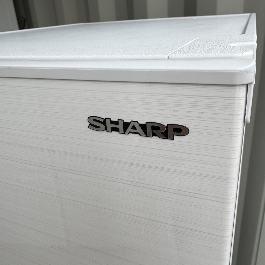 C7543★2022年製美品★シャープ　冷蔵庫　ホワイト 右.左開き　自動霜取り SHARP - C7543☆2022年製美品☆シャープ 冷蔵庫 ホワイト 右.左