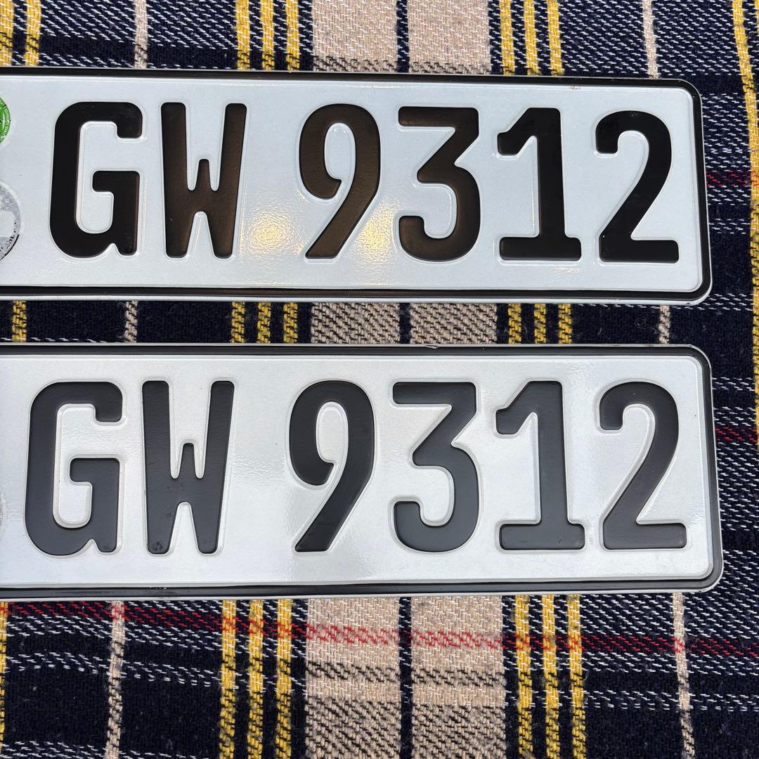 ポルシェ 本国 欧州 純正 クラシック ナンバー プレート 911 997 996 718 981 987 986 カレラ ケイマン ボクスター 希少 レア 未使用 ポルシェ 911⁄993 ナンバープレートフレーム 普通車 軽