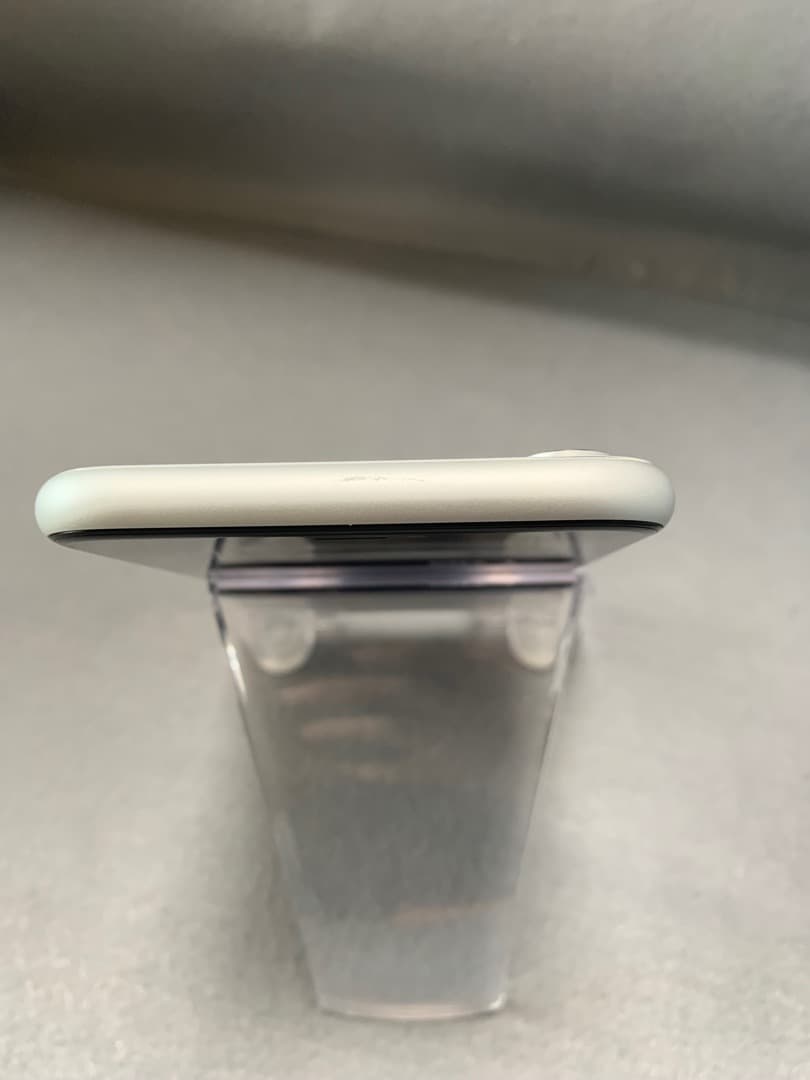 超美品　国内版　SIMフリー　IPhoneXR 256GB ホワイト色