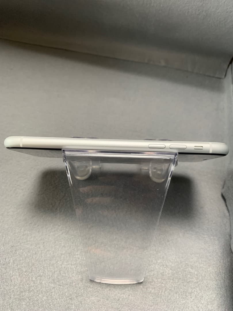 超美品　国内版　SIMフリー　IPhoneXR 256GB ホワイト色