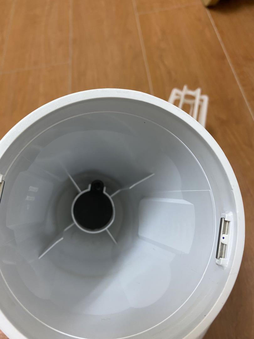 マキタ掃除機　充電式クリーナ　CL108FD