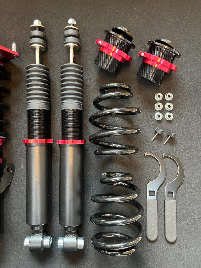 エスクァイア キャンバー調整付減衰力36段調整式フルタップ車高調 TRITUETUBI_COM