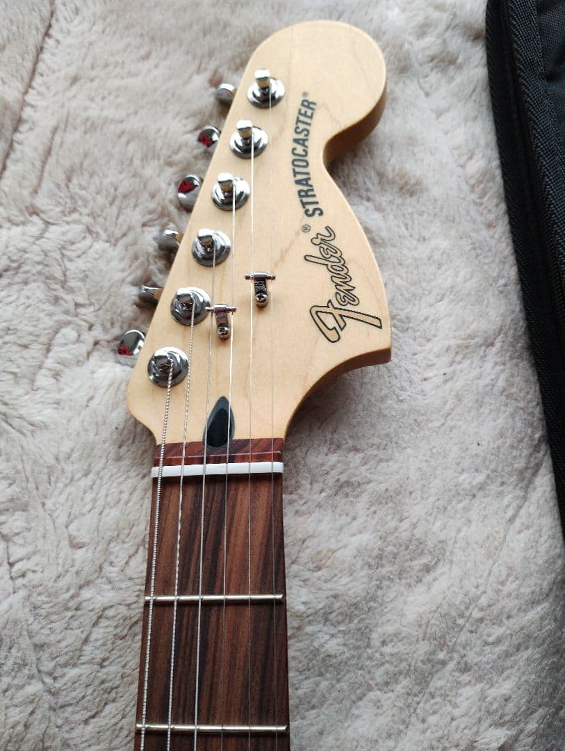 (美品)Fender Deluxe Roadhouse Stratocaster