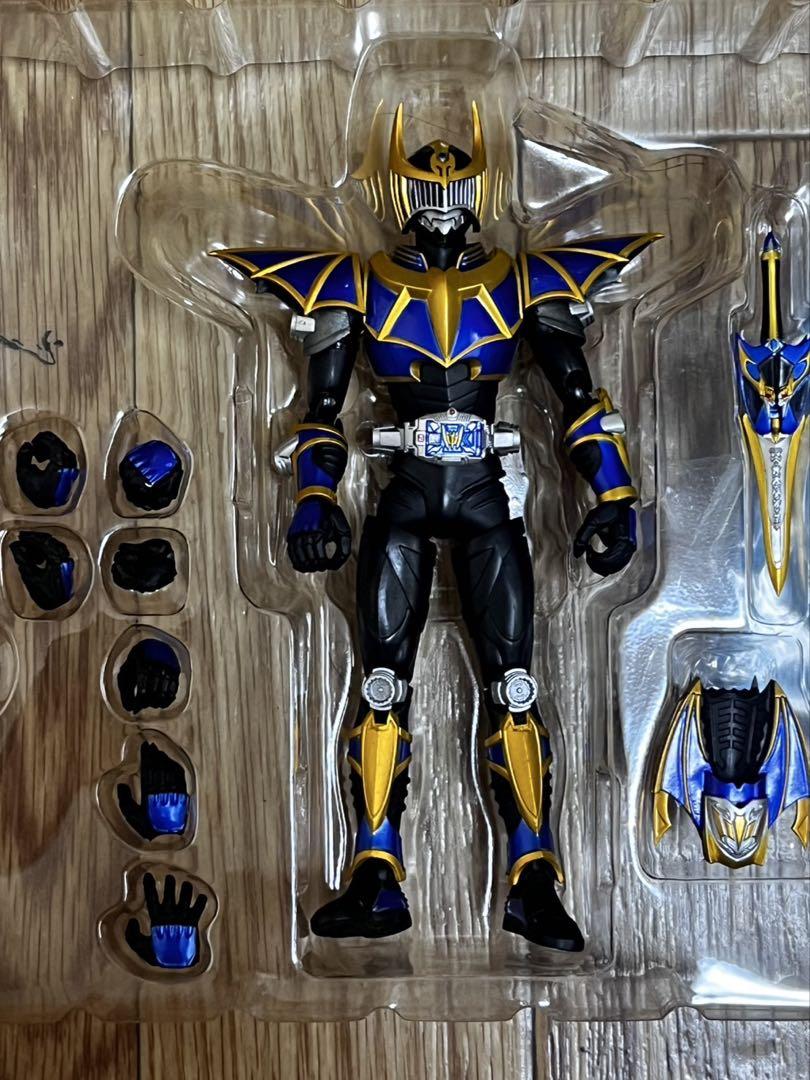 SH フィギュアーツ　ナイトサバイブ　ダークレイダー　仮面ライダー龍騎
