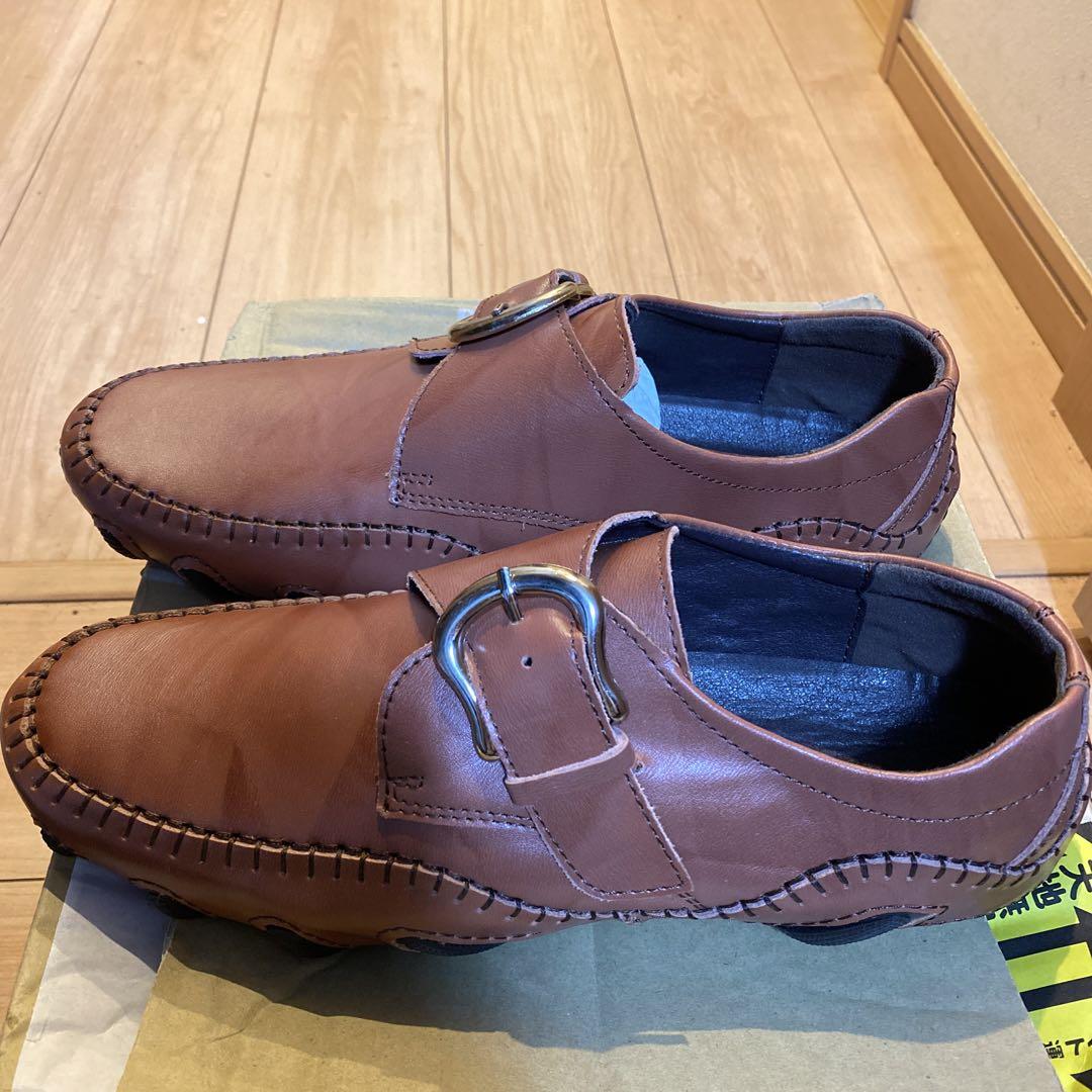 ブラウンレザー バックル付きシューズ