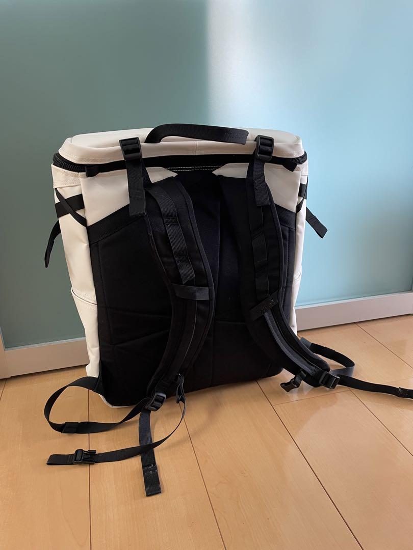 THE NORTH FACE ノースフェイスバックパック　白ヒューズボックス 2