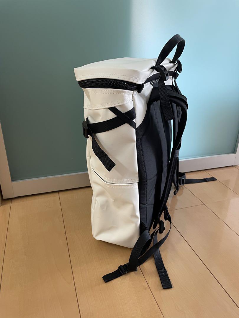 THE NORTH FACE ノースフェイスバックパック　白ヒューズボックス 2