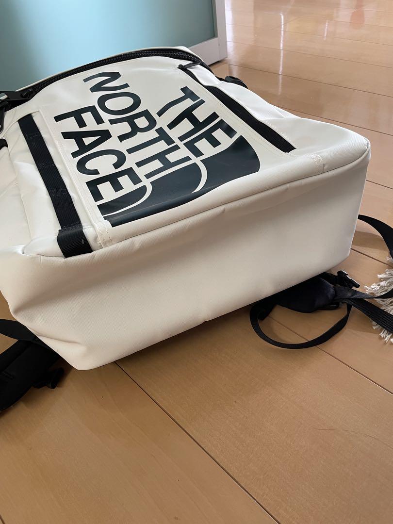 THE NORTH FACE ノースフェイスバックパック　白ヒューズボックス 2