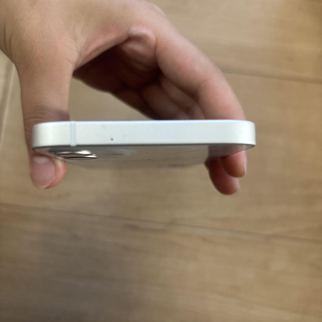 Apple iPhone12 64GB バッテリー85% 本体　背面割れあり Apple iPhone12 64GB バッテリー85% 本体 背面割れあり - メルカリ