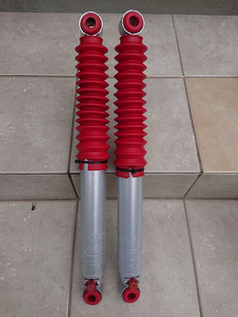 ショックアブソーバーRS9000XL前後4本セットやや傷や汚れあり