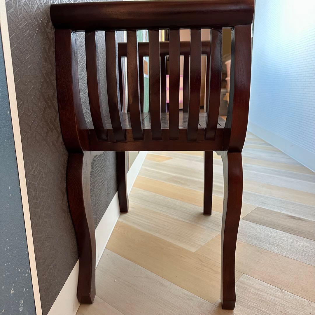 木製スツールやや傷や汚れあり