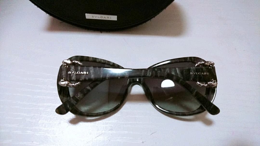 ２日間のみ値下げ!!12000円より8800円サングラス BVLGARI 黒