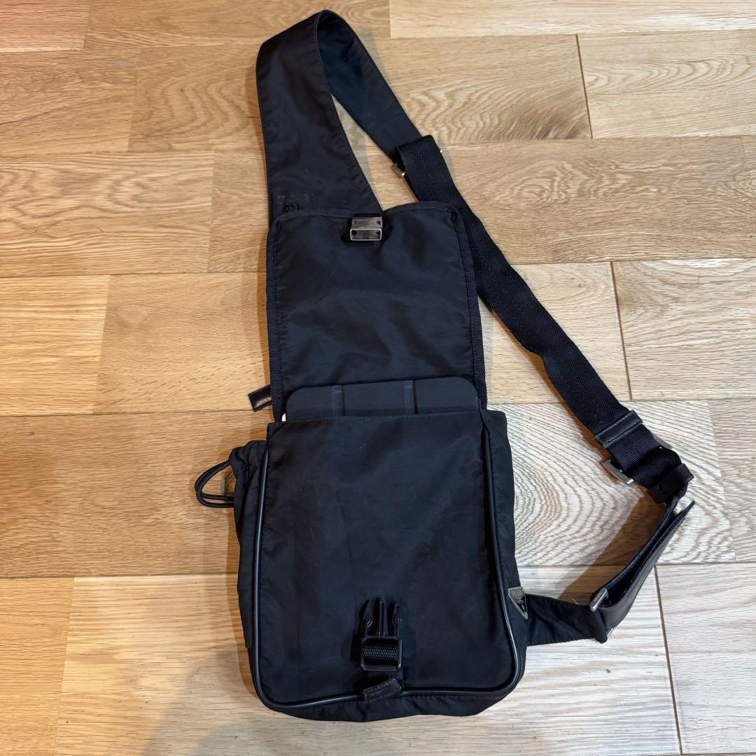 【prada】\"archive shoulder bag\"