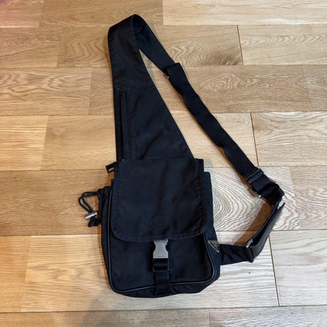 【prada】\"archive shoulder bag\"