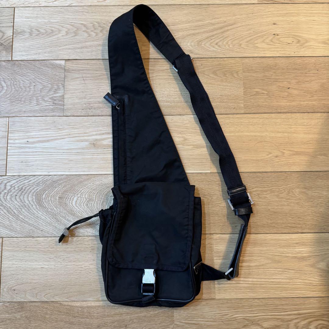 【prada】\"archive shoulder bag\"