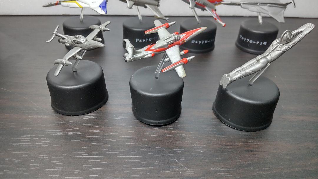 ボトルキャップガレージ　ウルトラ空中大激突