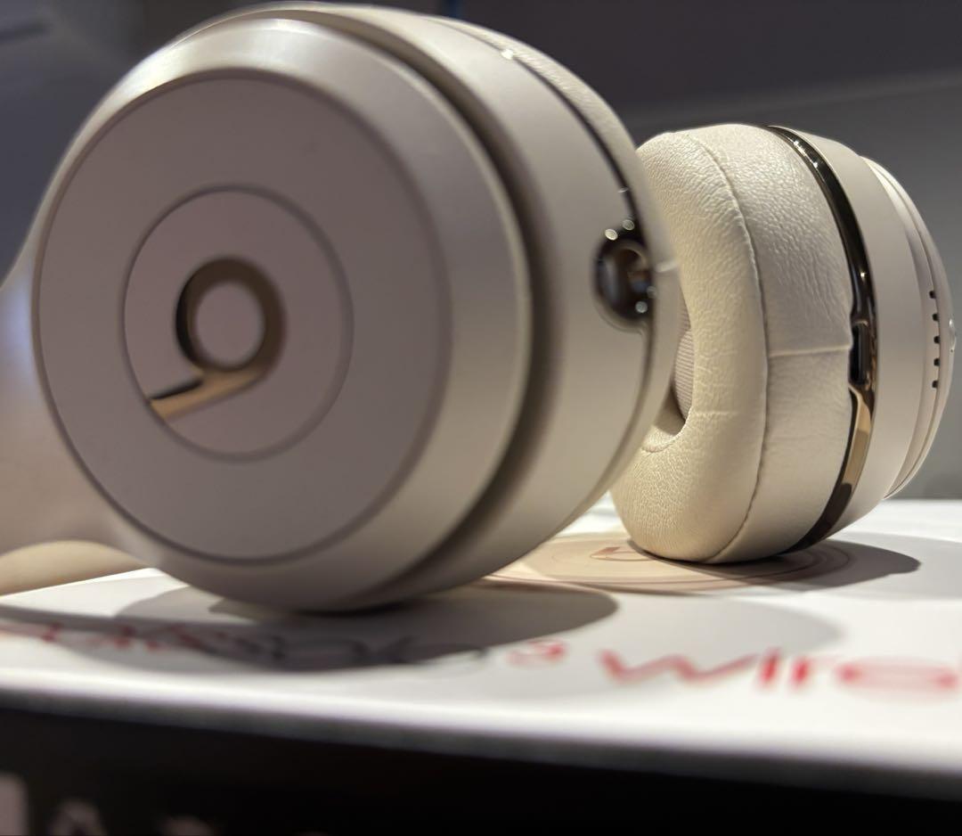 【希少カラー】Beats Wireless ヘッドホン サテンゴールド 希少カラー】Beats Wireless ヘッドホン サテンゴールド