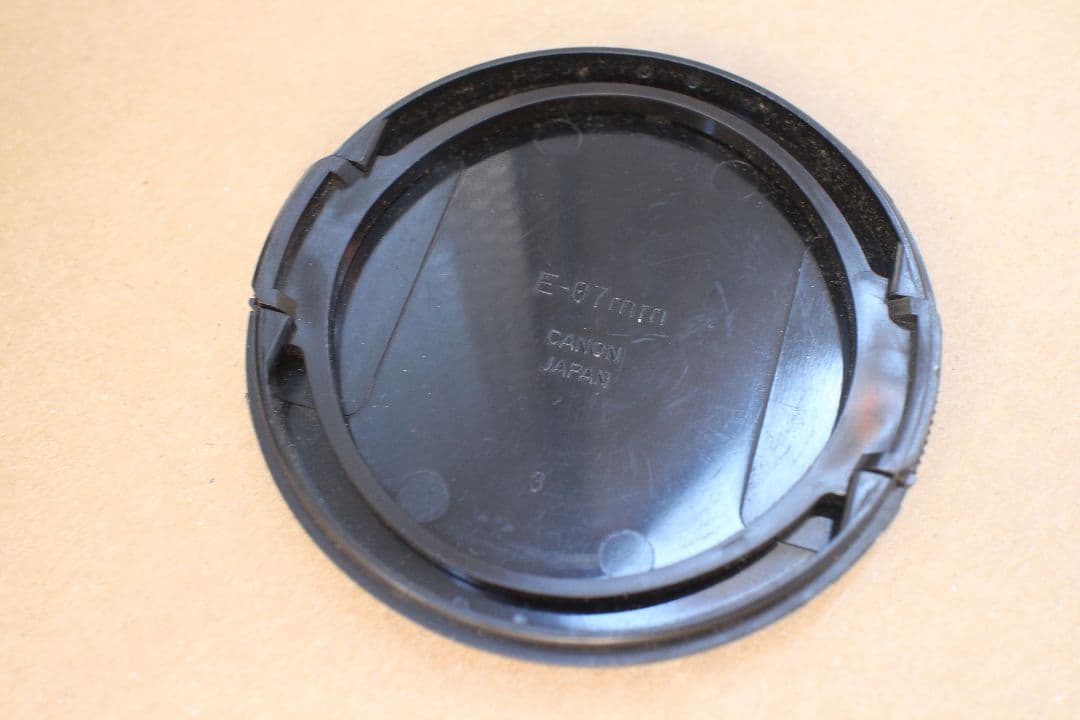 Canon EF 100mm f/2.8L Macro IS USM