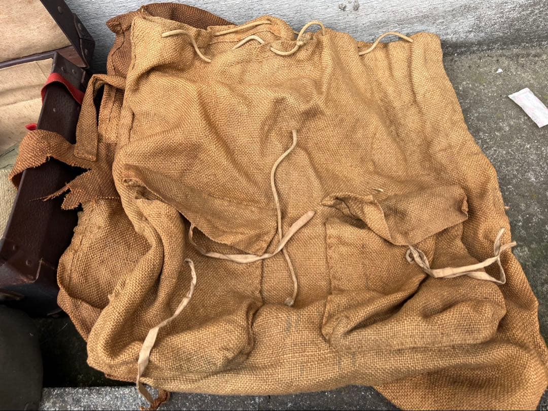 当時物！実物！日本軍用ヘルメットと布製袋セット