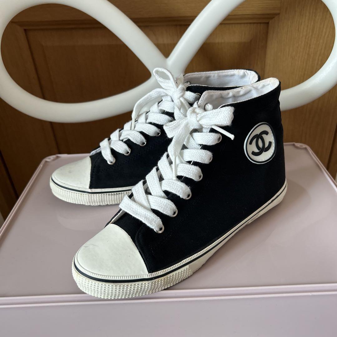 CHANEL ブラック ハイカットスニーカー シャネル - メルカリ