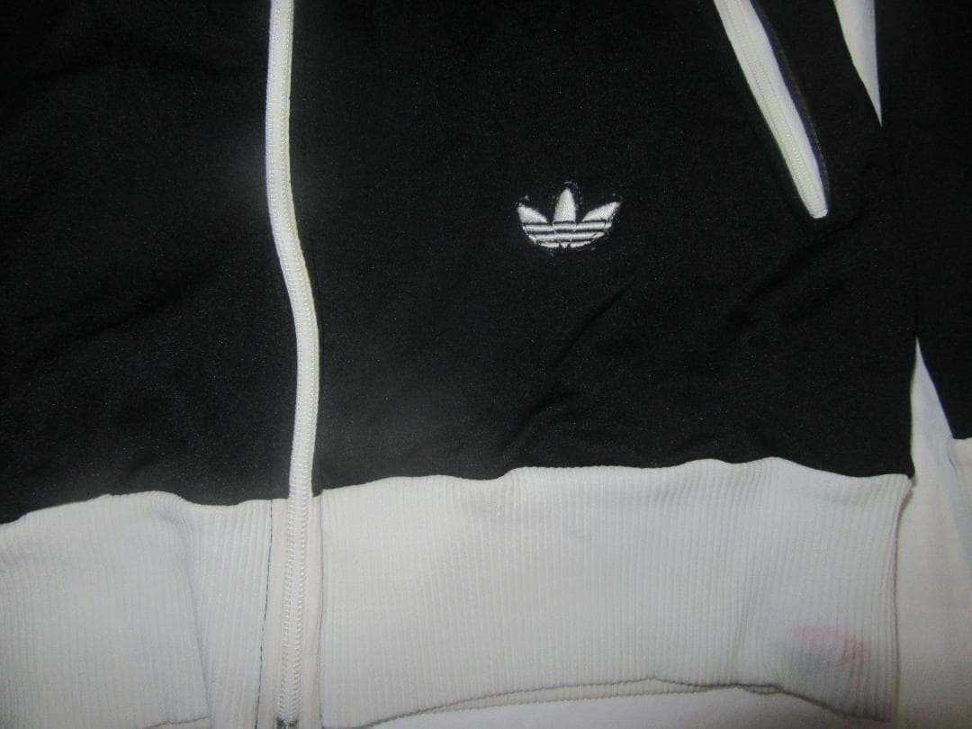 adidas トラックジャケット