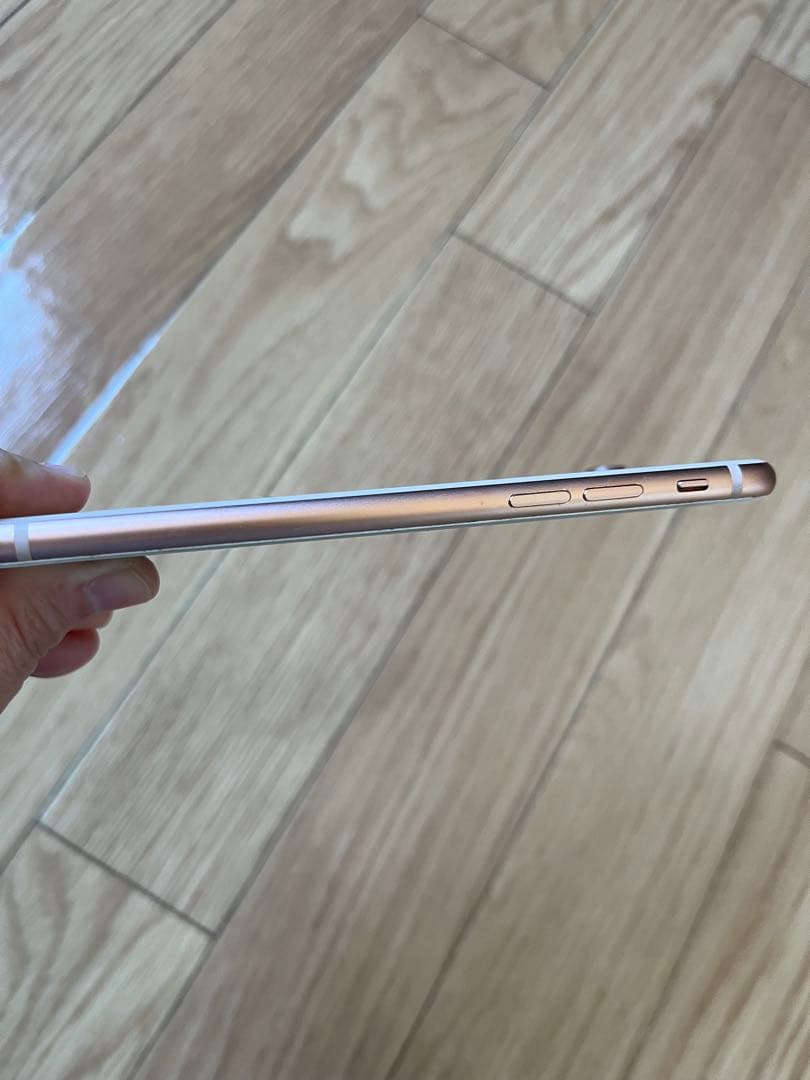 Apple iPhone 8 ゴールド 本体　64GB SIMロック