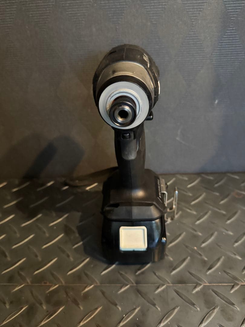 【美品】　makitaインパクトドライバーTD173D 18V 本体のみマキタ