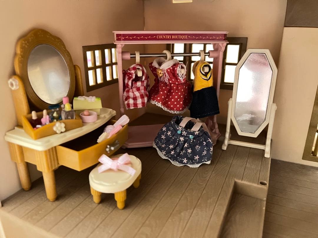 シルバニアファミリー 緑の丘のすてきなおうち3階建て & 家財スペシャルセット