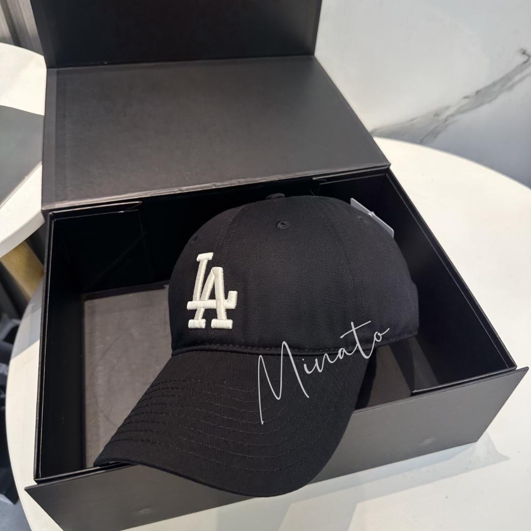 ラスト1点✨ロゴ　ベースボールキャップ　ブラック　M NEW ERA ニューエラ 9FIFTY キャップ Metal Flag Logo メタル