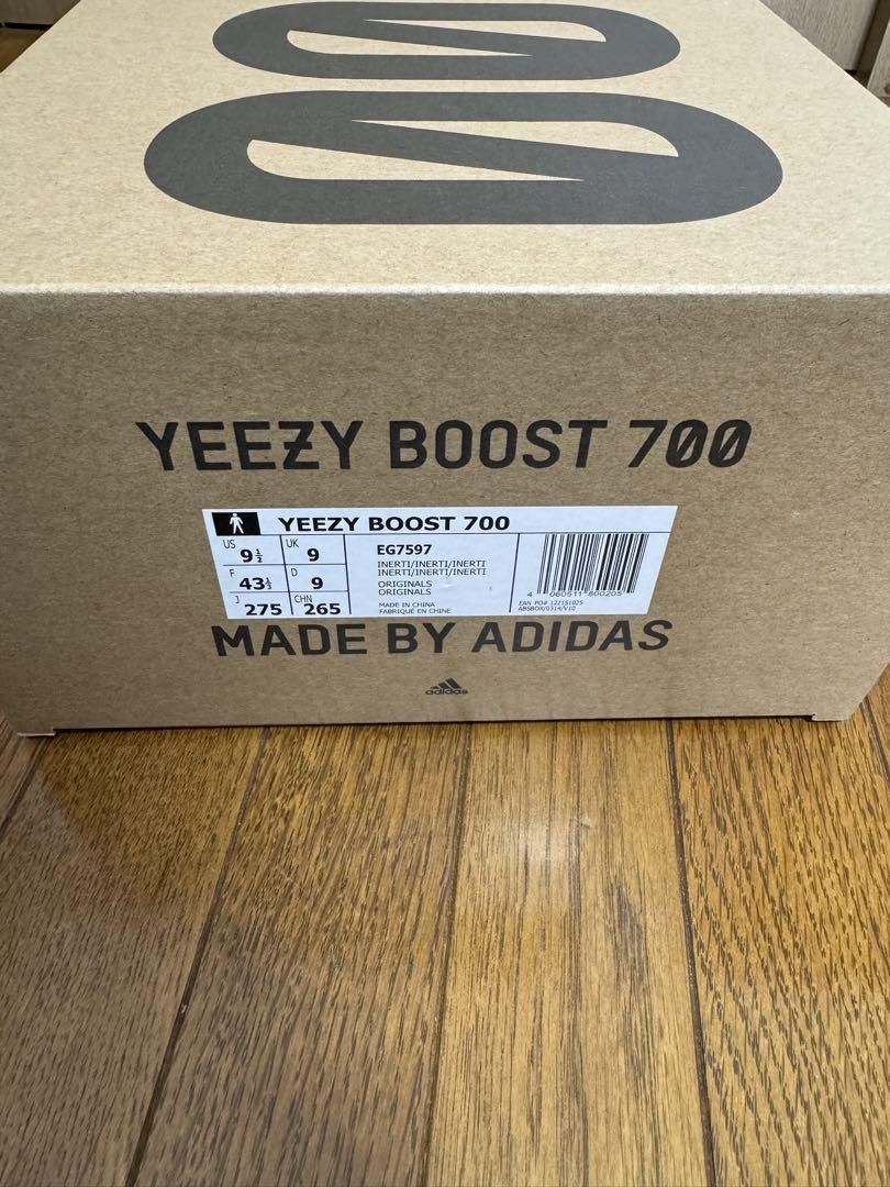 靴 Yeezy Boost 350 v2 beluga  700 inertia