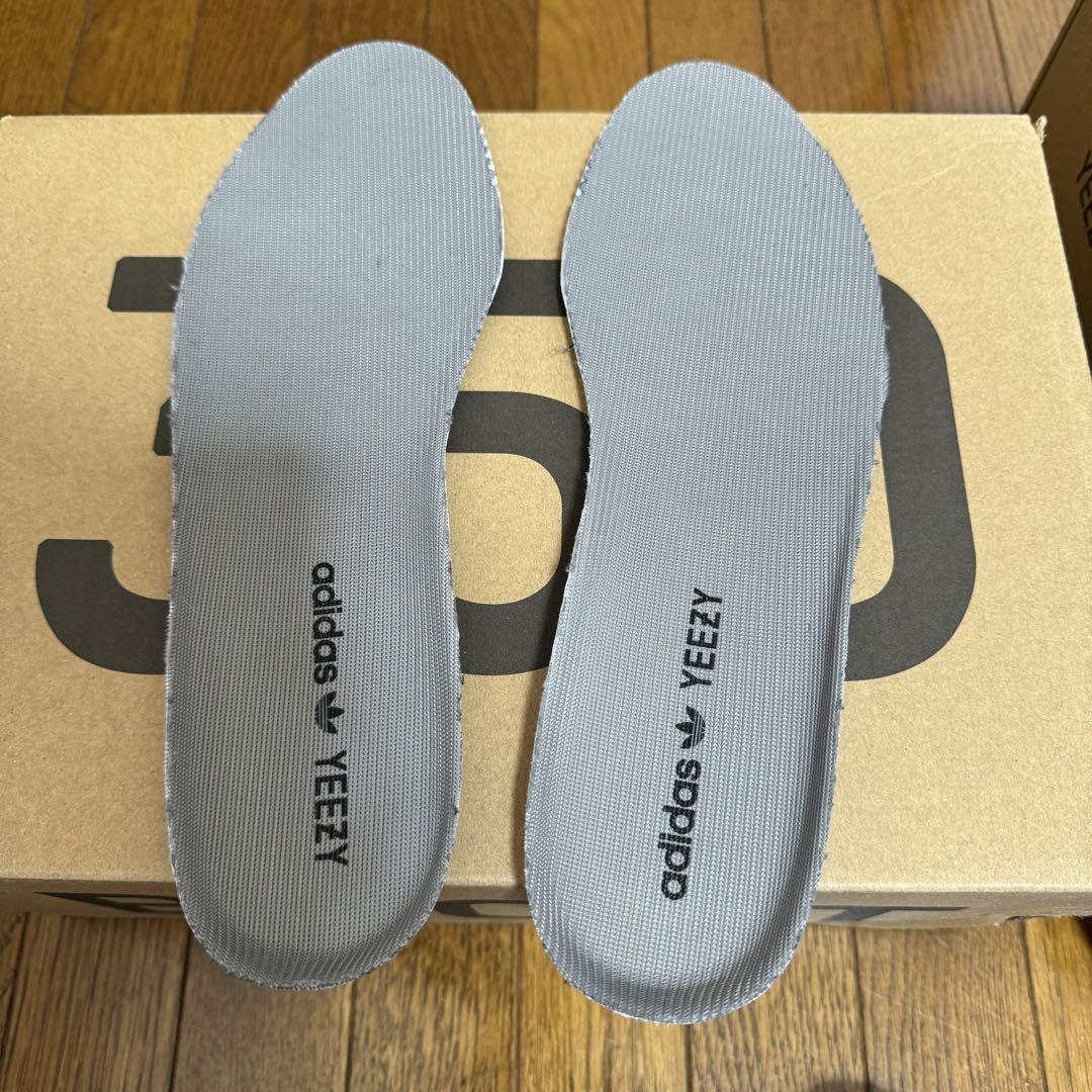 靴 Yeezy Boost 350 v2 beluga  700 inertia