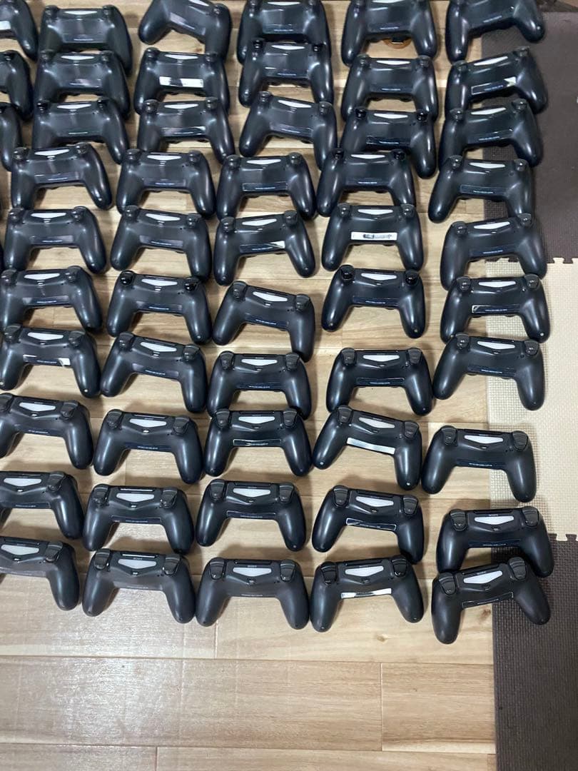 PS4コントローラー純正80台PlayStation4