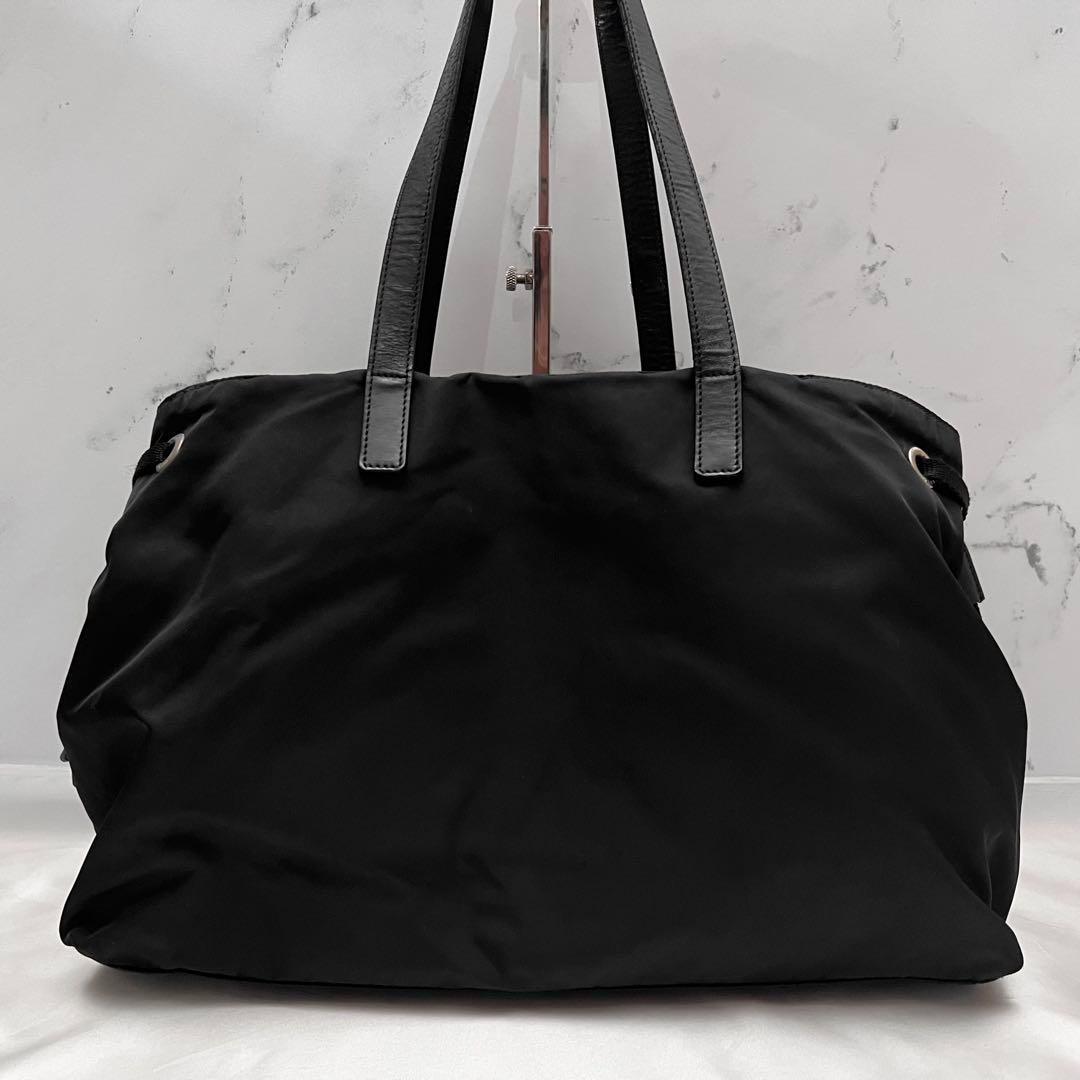 ✨美品✨プラダ　大容量トートバッグ　ダブルポケット　ナイロン　白タグ　ブラック ✨美品✨プラダ 大容量トートバッグ ダブルポケット ナイロン 白